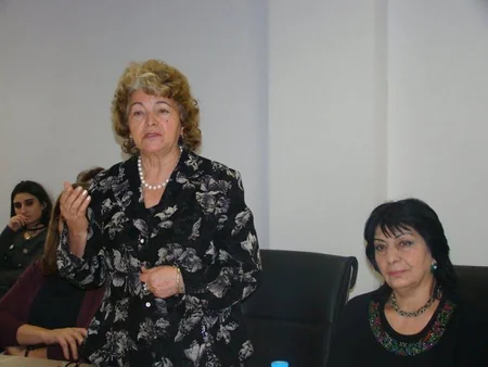 Mərkəzi Elmi Kitabxanada Azərbaycan Ədəbiyyatı Fondunun inciləri təqdim edilib