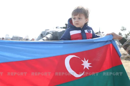 Парк военных трофеев в День Победы - ФОТОРЕПОРТАЖ