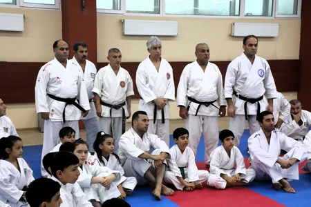 Məşhur karate ustasının rəhbərliyi ilə Bakıda seminar keçirilib
