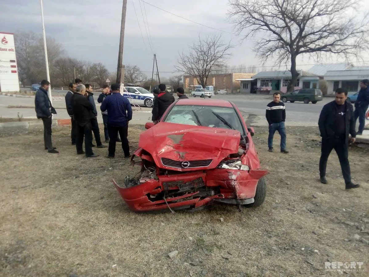 В Огузе столкнулись два автомобиля, есть раненые - ФОТО