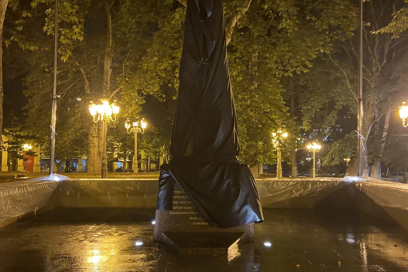 В Гяндже установлен памятник Кавказской исламской армии