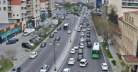 Bakının bir sıra yollarında tıxac yaranıb