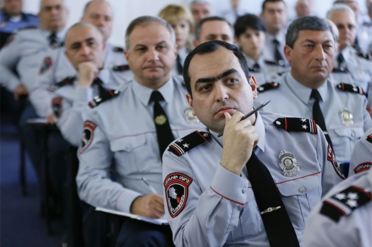 СМИ: Полиция Армении бездельничает из-за кадровых перестановок в руководстве