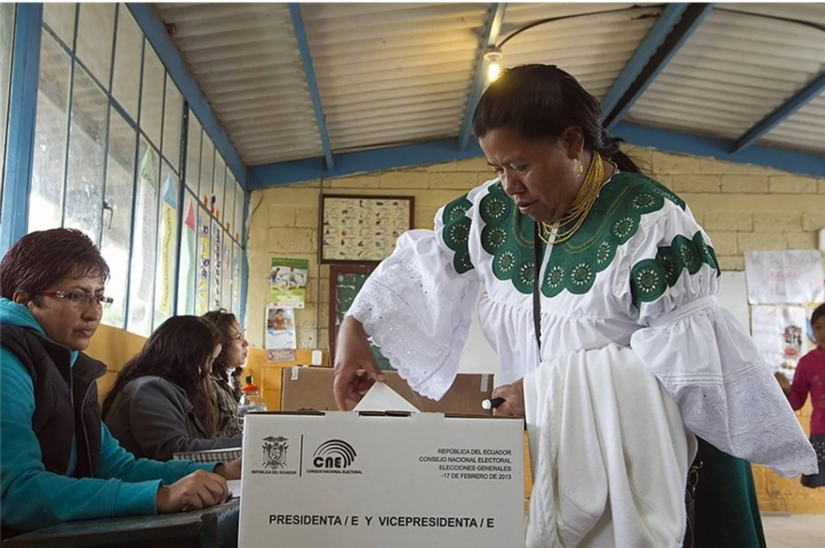 В Эквадоре начался второй тур президентских выборов