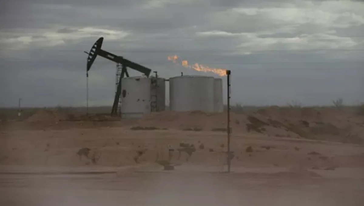 Цена нефти WTI опустилась ниже 11 долларов