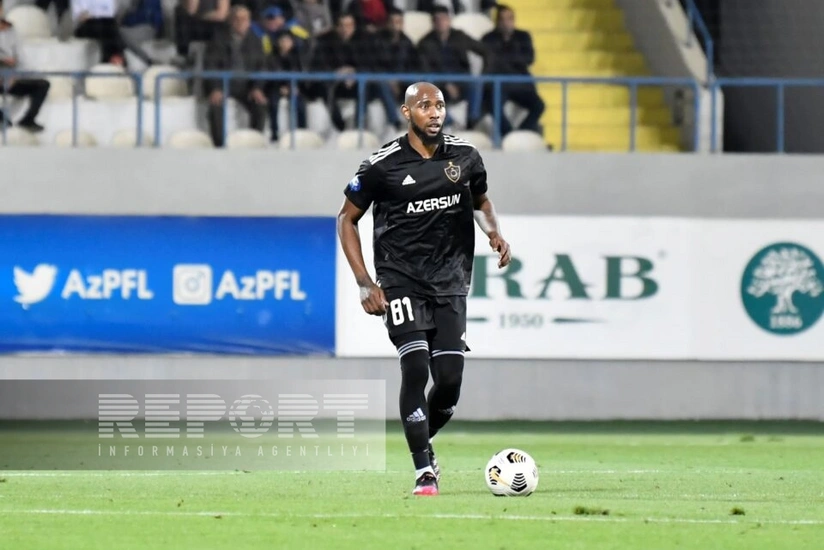 Qarabağ Neftçi ilə oyunda azlıqda qalıb