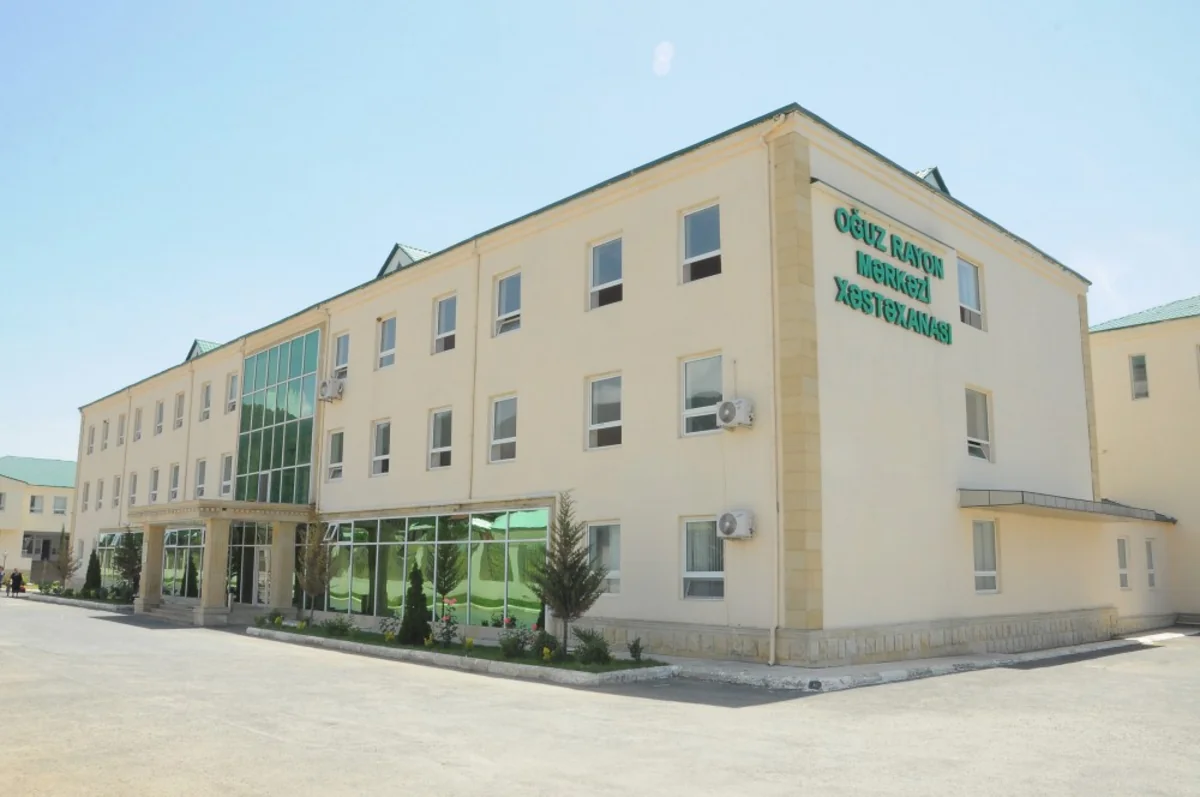 Oğuzda minik və yük avtomobilləri toqquşdu, xəsarət alan var - VİDEO