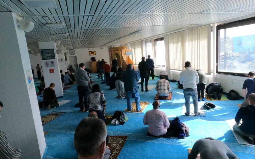 Avropanın müxtəlif məscidlərində Xocalı qurbanlarının xatirəsinə dualar oxunub