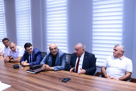 Prokurorluğun veteranları və gənc hüquqşünaslarla görüş keçirilib