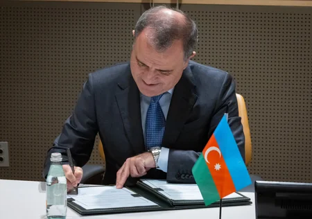 Azerbaijan's foreign minister informs his Saudi counterpart about normalization of relations with Armenia