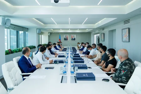 Nazir Reportun əməkdaşını təltif edib