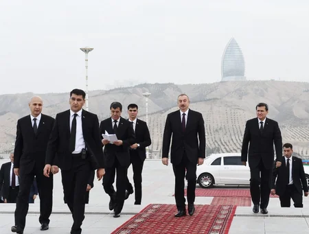 President Ilham Aliyev visits memorial complex People's memory’ in Ashgabat