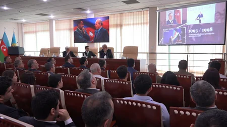 Dövlət Agentliyində “Heydər Əliyev İli”nə həsr olunmuş tədbir keçirilib