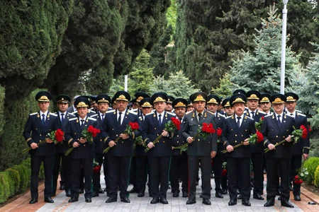 Baş Prokurorluğun rəhbərliyi Ulu Öndərin xatirəsini yad edib