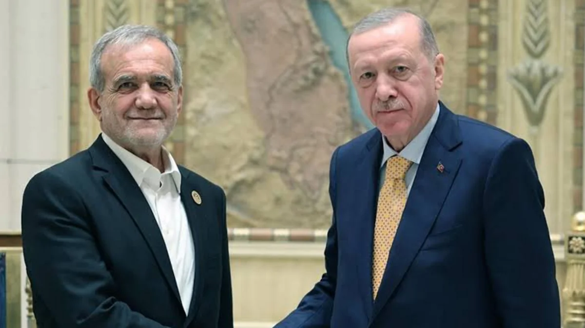 Ərdoğanla Pezeşkian regional və qlobal məsələləri müzakirə edib