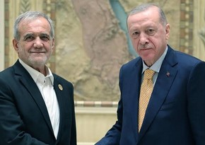 Ərdoğanla Pezeşkian regional və qlobal məsələləri müzakirə edib