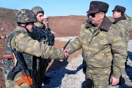 Azerbaijani Defence Minister inspects readiness of military units on frontline