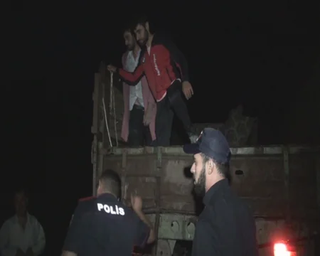 Zaqatalada azyaşlılar çayda köməksiz vəziyyətdə qaldı