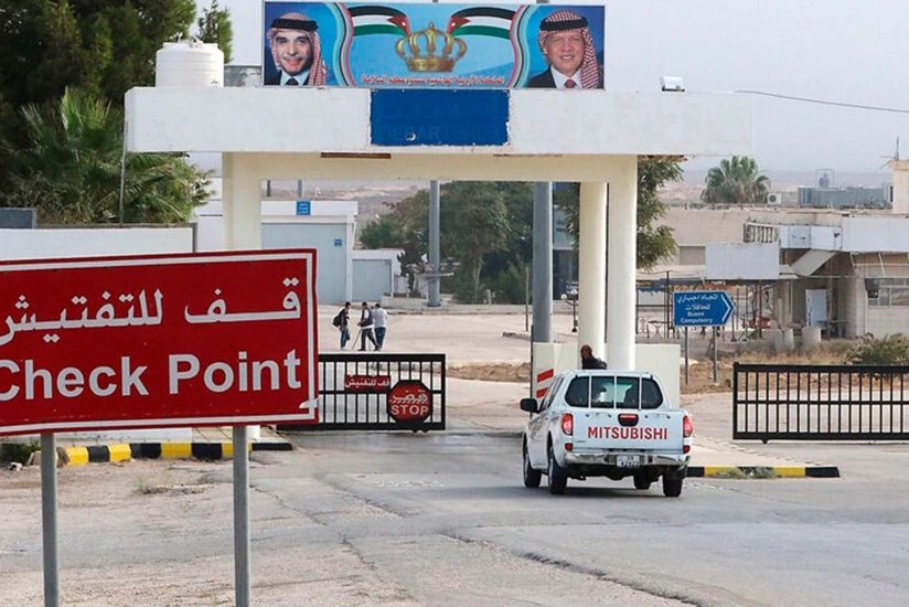 İordaniya Suriya ilə sərhədi bağlayıb