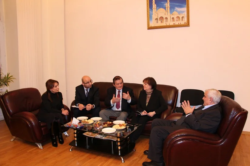 Fransız yazıçı Azərbaycan qadınları haqqında roman yazacaq