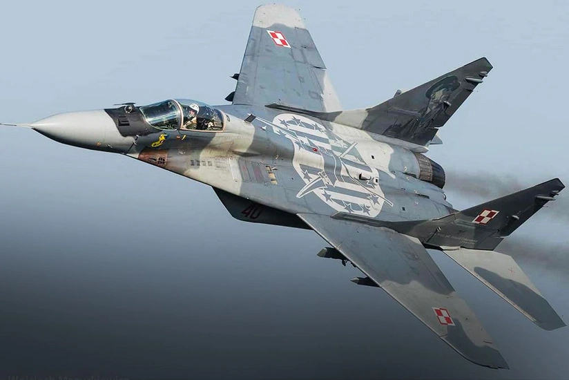 Polish MiG-29 loses its fuel tank over populated area during training flight