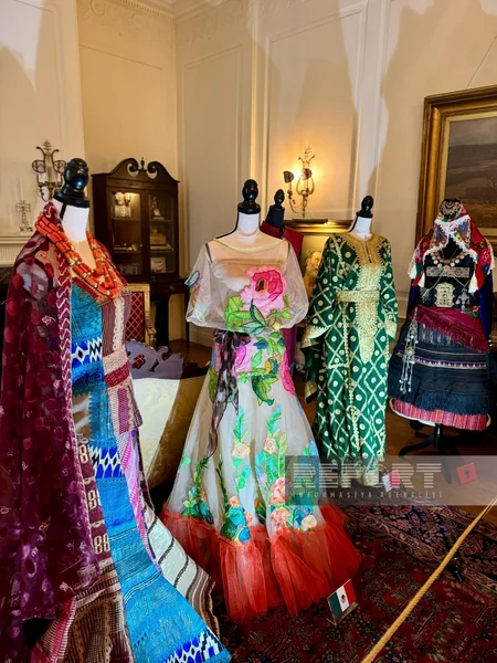 Vudro Vilsonun iqamətgahında Azərbaycan milli geyimi sərgilənib