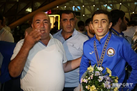 İlk dəfə Avropa çempionu olan Azərbaycanın cüdo yığması Vətənə qayıdıb - FOTO - VİDEO