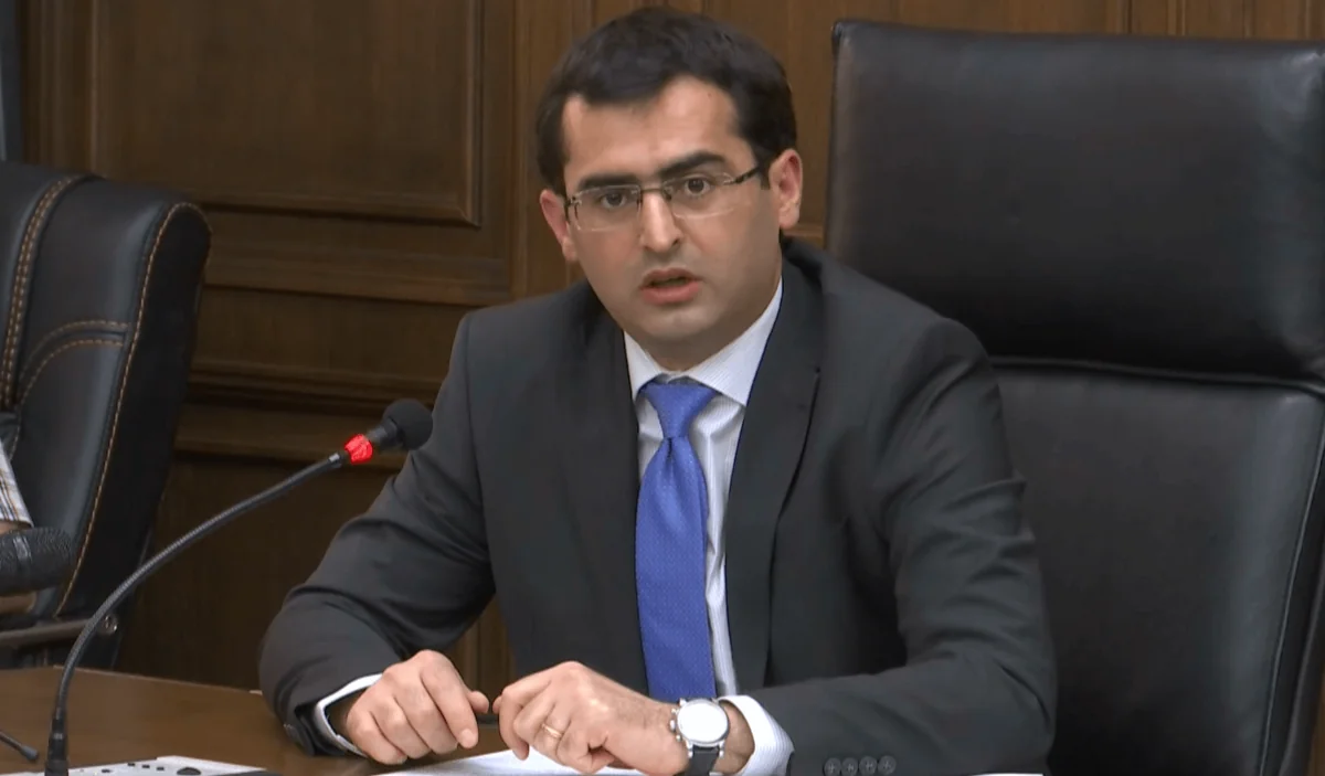 Ermənistanda nazir istefa verib