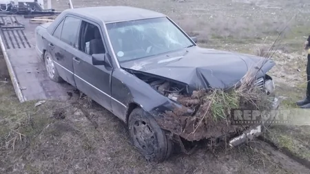 Kürdəmirdə avtomobil aşıb, 9 yaşlı uşaq və daha 2 nəfər xəsarət alıb