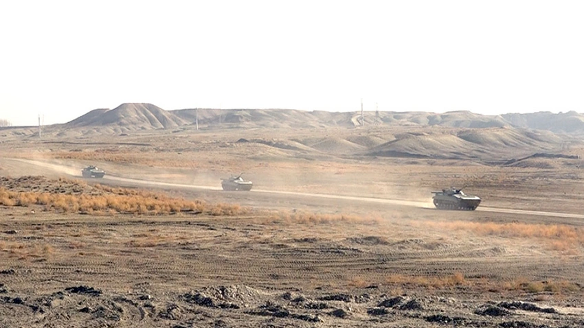 Müdafiə naziri təlimləri müsbət qiymətləndirib, tapşırıqlar verib