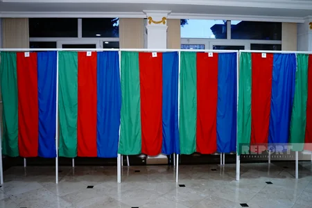 Azərbaycanda növbədənkənar prezident seçkiləri üzrə səsvermə başlayıb