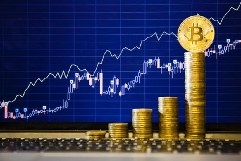 Bitcoin 18 min dollar həddini ötərək rekordu yeniləyib