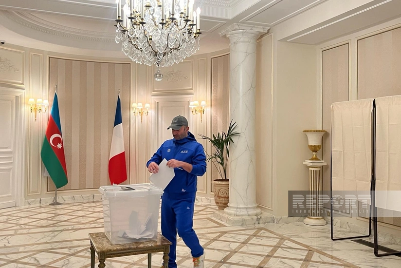 Voting begins at polling station in Paris