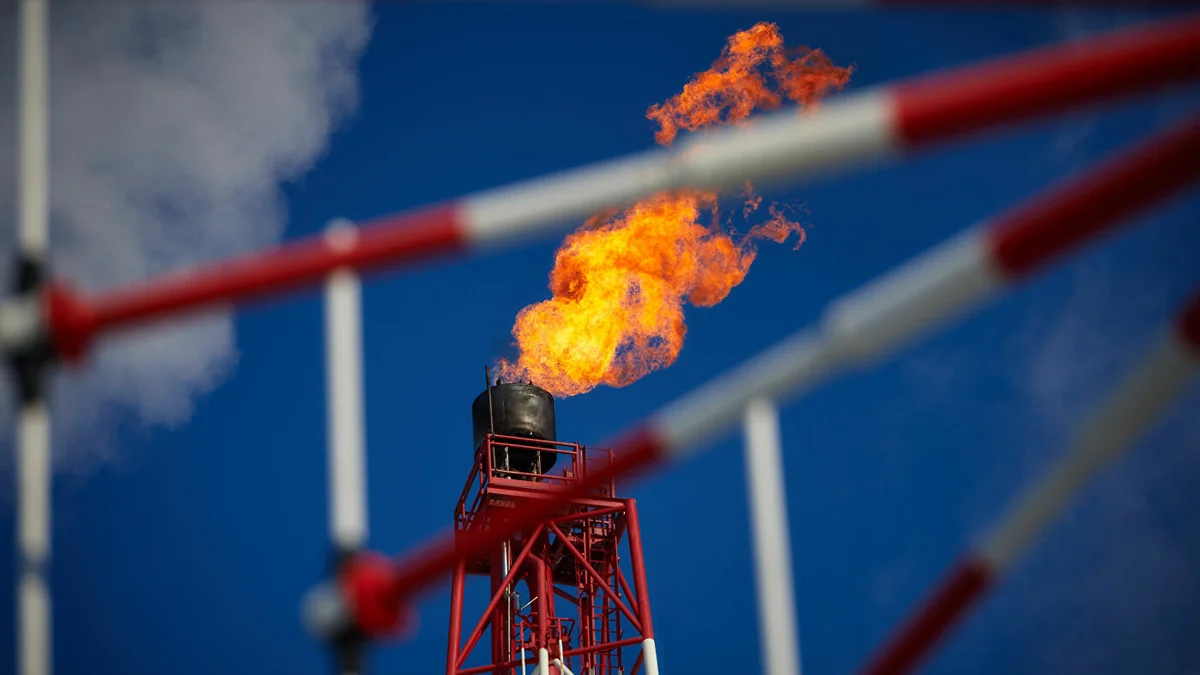 Цена на газ в Европе опустилась ниже 900 долларов