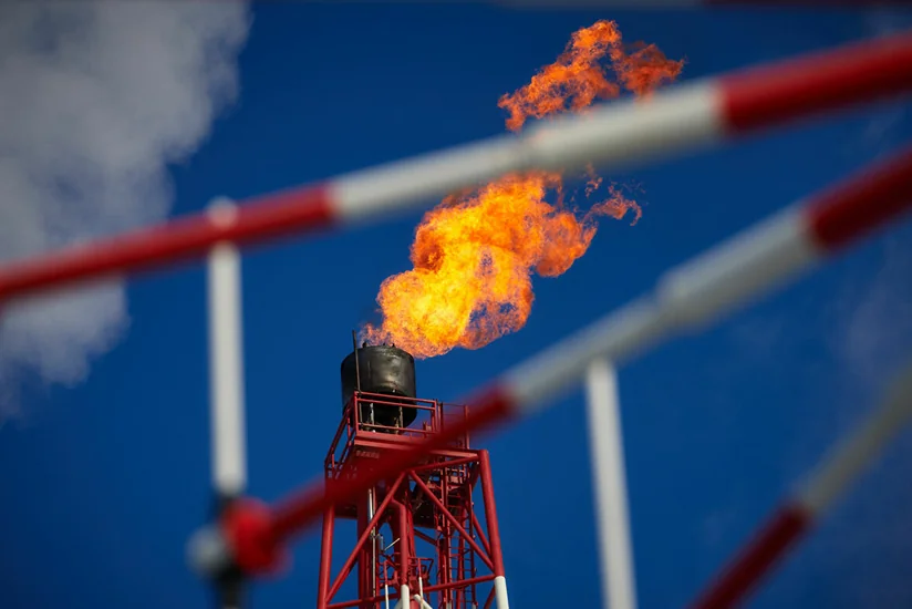 Цена на газ в Европе опустилась ниже 900 долларов