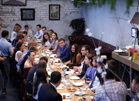 Leyla Əliyeva Bakıda səfərdə olan rusiyalı tələbələrlə görüşüb