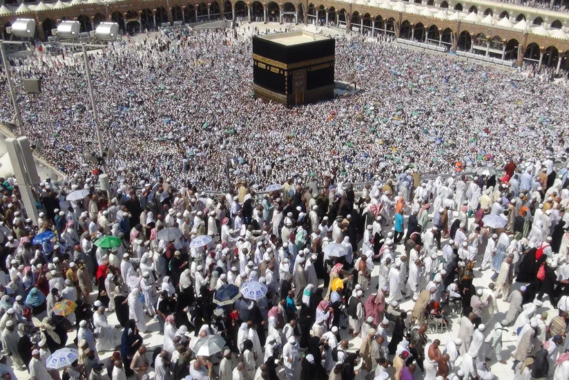 Məkkədəki azərbaycanlı hacılar aeroportdan hotellərə qaytarılıb