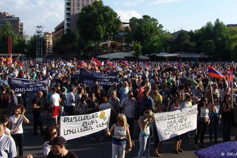 ​В Ереване протестуют против повышения тарифов энергокомпанией из РФ