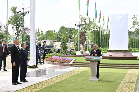 Ilham Aliyev, Shavkat Mirziyoyev attend opening of Heydar Aliyev Square in Tashkent