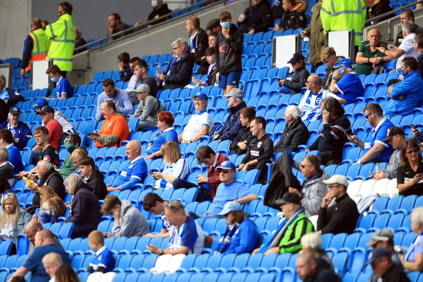 İngiltərə Premyer Liqasının bəzi oyunları azarkeşlərlə keçirilə bilər