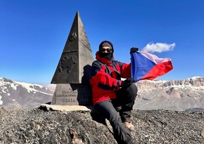 Wife of Czech ambassador to Baku conquers summit of Republic