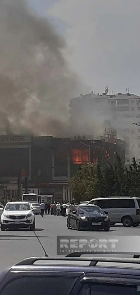 Sumqayıtda Green house şadlıq sarayındakı yanğın söndürülüb - VİDEO - YENİLƏNİB-3