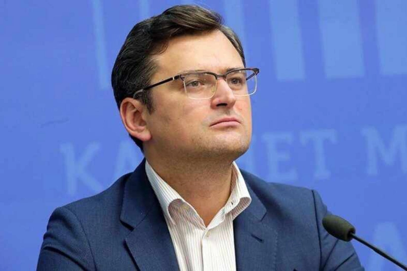 Кулеба: Франция за отключение РФ от SWIFT, готова поставлять Украине оружие и военную технику