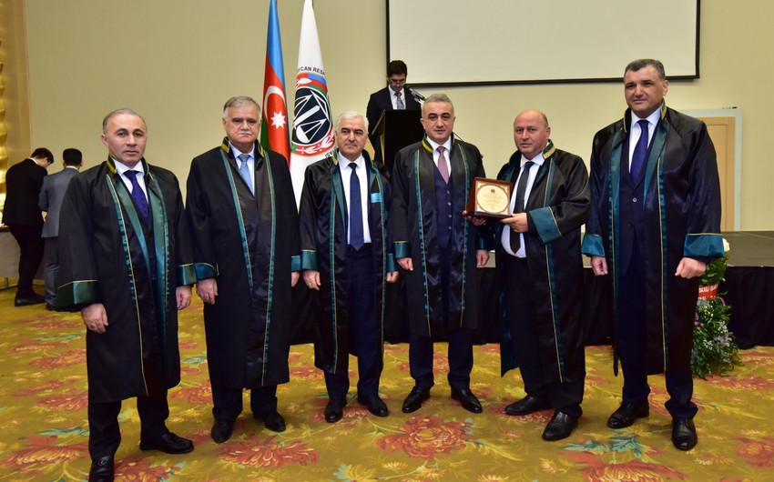 Azərbaycanda “İlin vəkili” seçilib