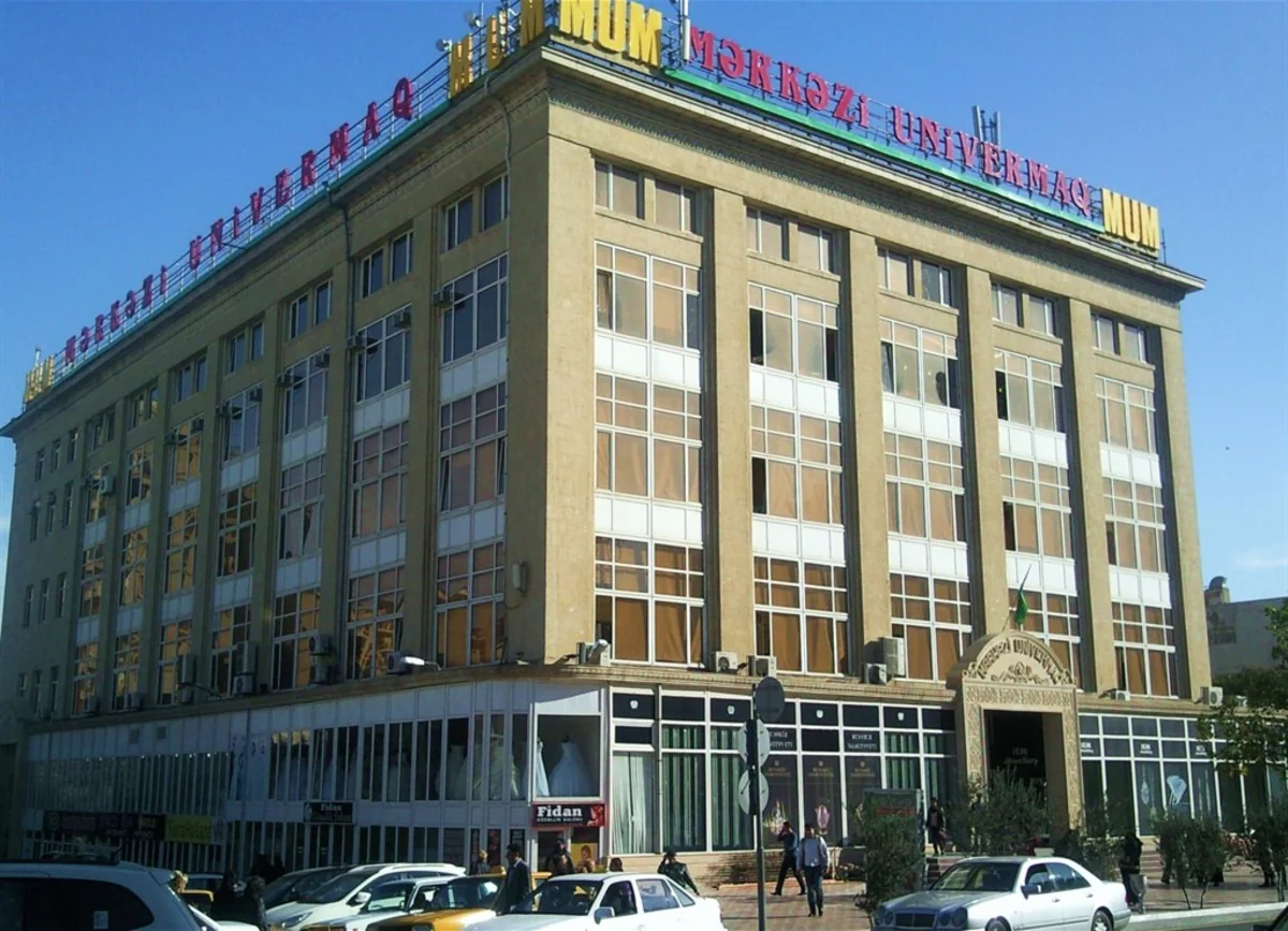 ​Bakıda qadın satıcı Mərkəzi Univermaqdan 50 min manatlıq qızıl oğurlayıb