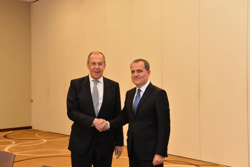 Azerbaijani, Russian FMs discuss full implementation of trilateral statement