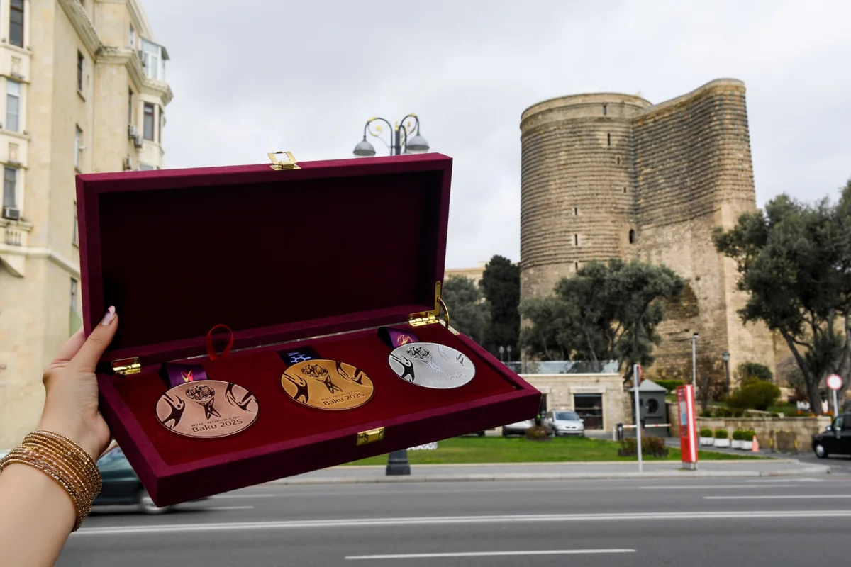 Bakıdakı dünya çempionatının medalları təqdim olunub, oyunların keçiriləcəyi məkan dəqiqləşib