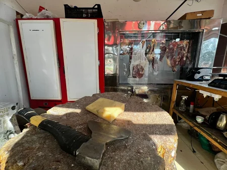 AQTA: 13 heyvan kəsimi və ət satışı məntəqəsi ilə bağlı inzibati tədbir görülüb