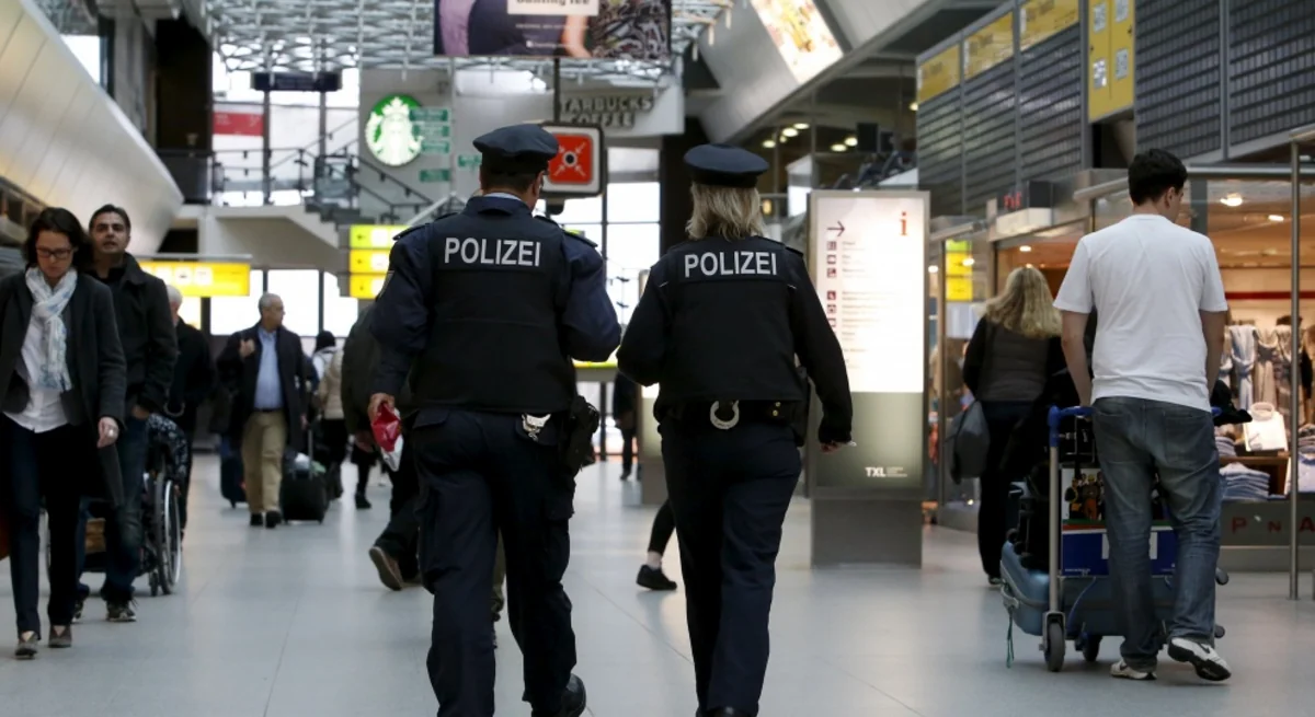Almaniya polisi Frankfurt aeroportunda əməliyyat keçirir, saxlanılanlar var
