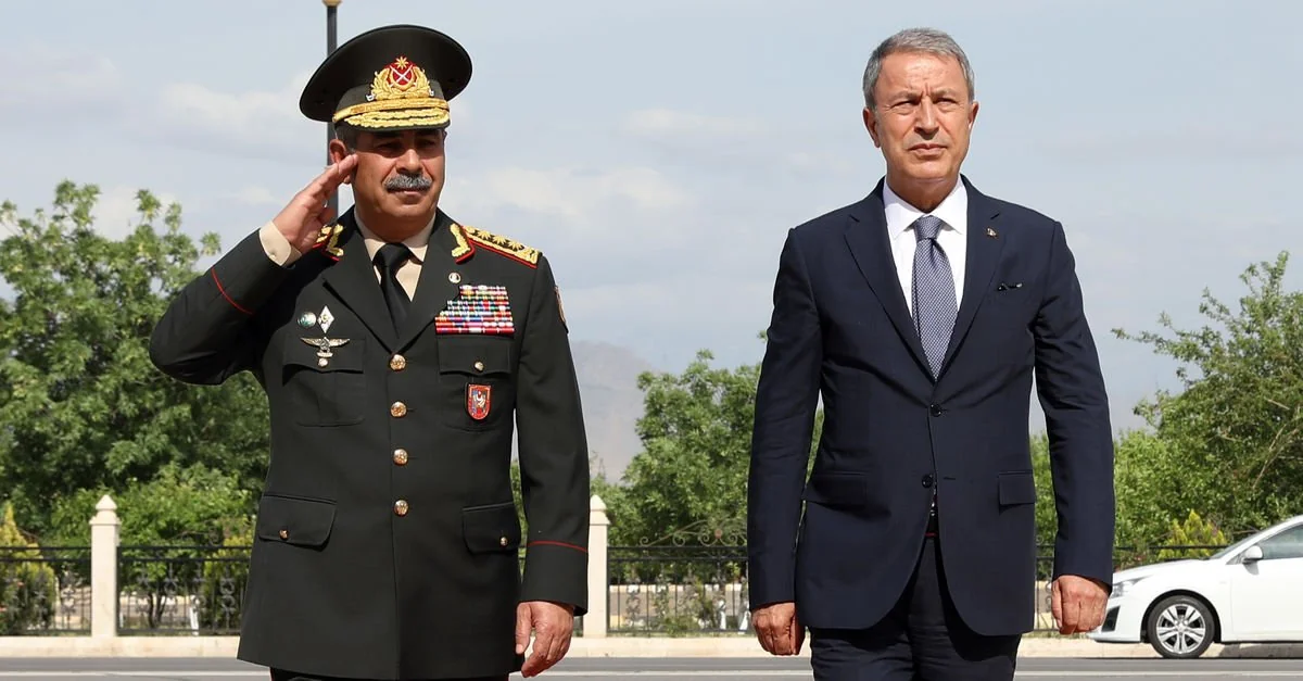 Azərbaycanın müdafiə naziri türkiyəli həmkarına başsağlığı verib